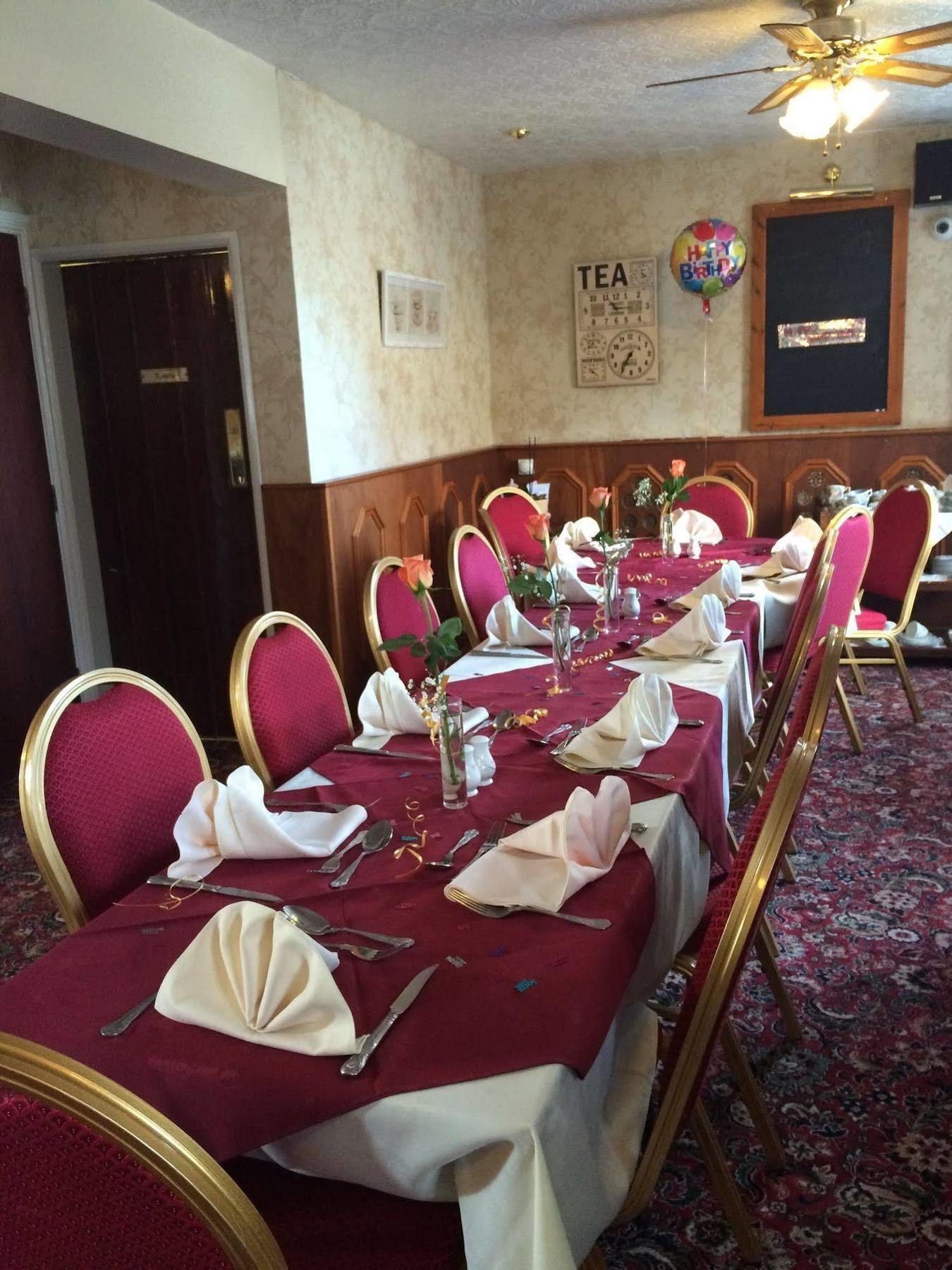 Half Moon Hotel Алфорд Экстерьер фото
